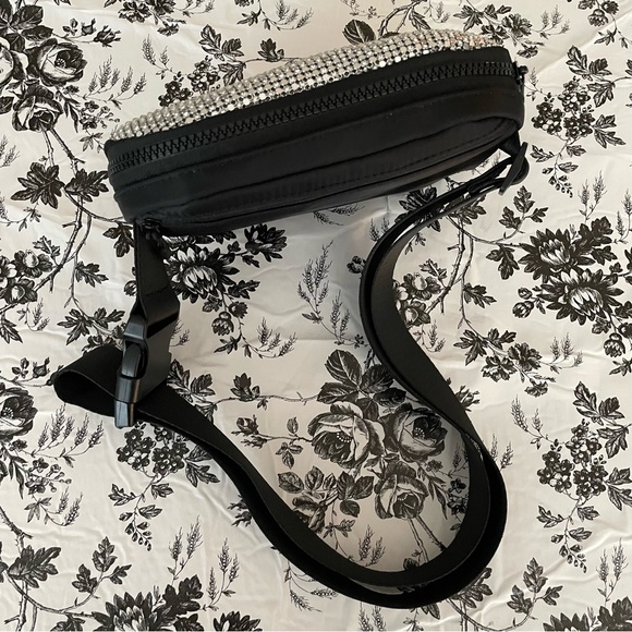 Studio NYC Sparkling Waist Fanny Pack OSFM - Picture 2 of 8